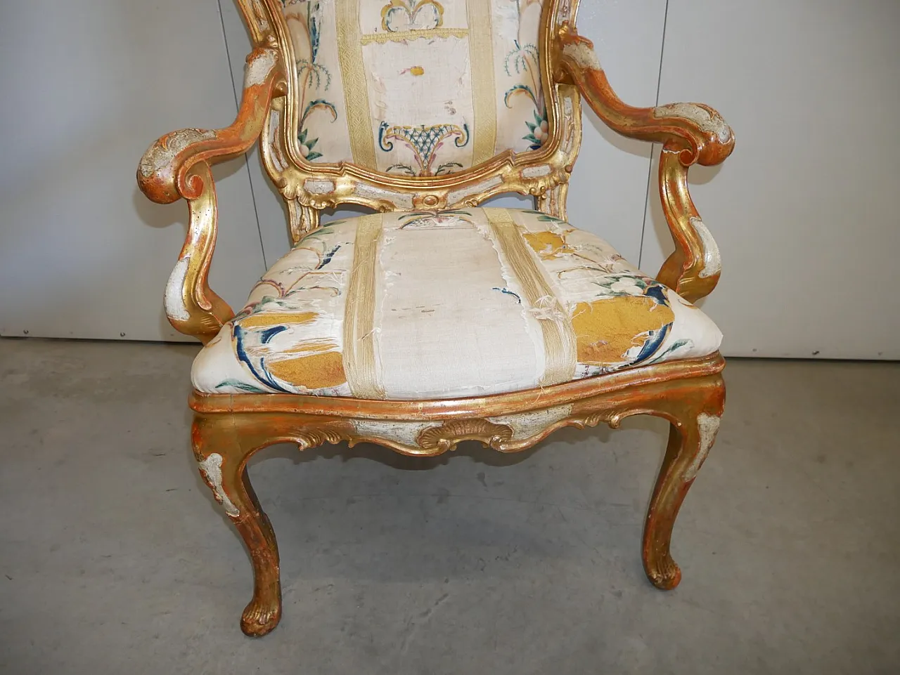 Venetian armchair, lacquered and gilded, 18th century 6