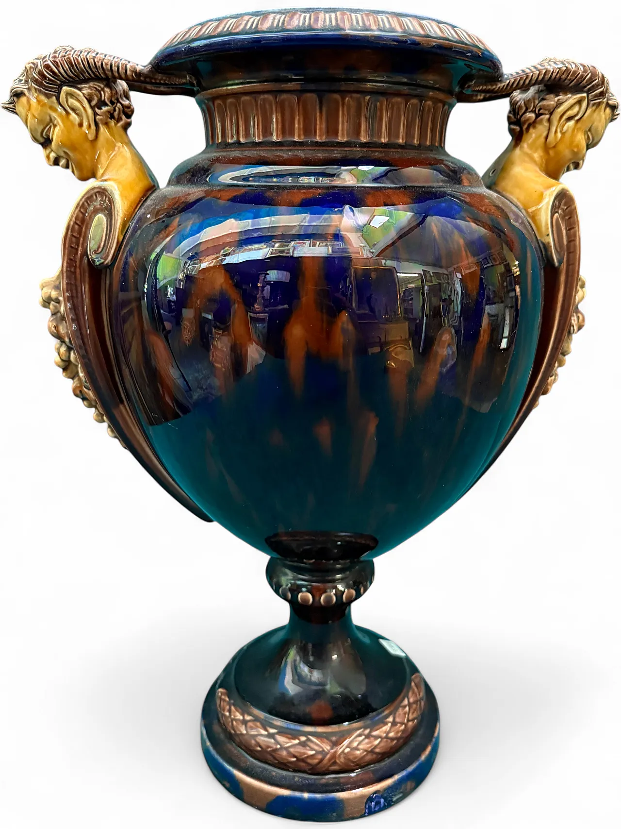 Vaso ad urna in maiolica Francia con satiri, fine '800 20