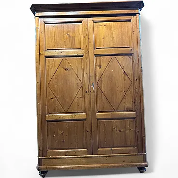 Antique Tuscan Sienese diamond-patterned wardrobe from 1850. Restored.