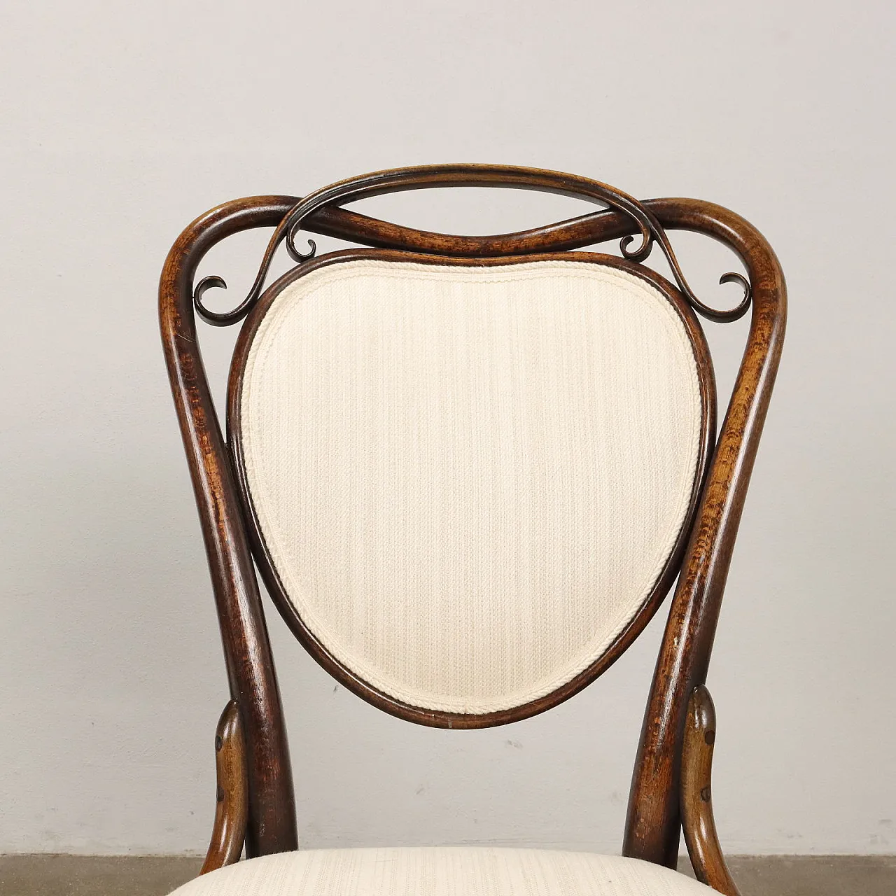 Pair of beech Thonet chairs, late 19th century 4