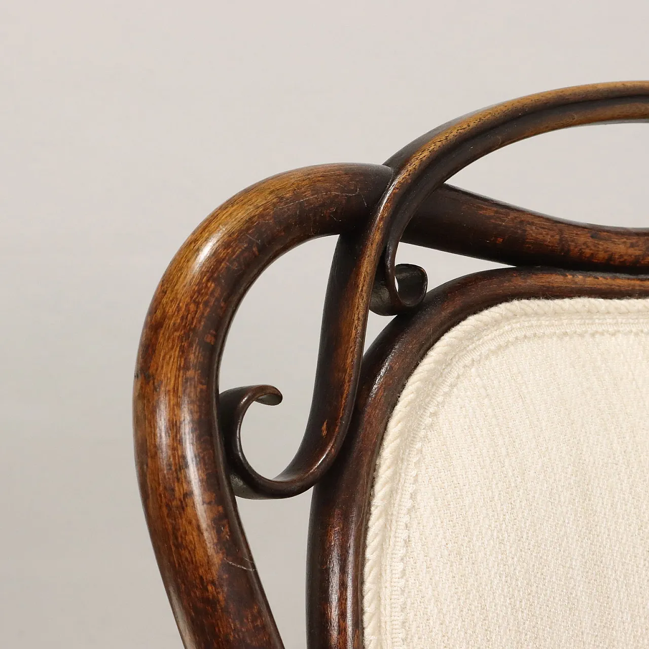 Pair of beech Thonet chairs, late 19th century 5