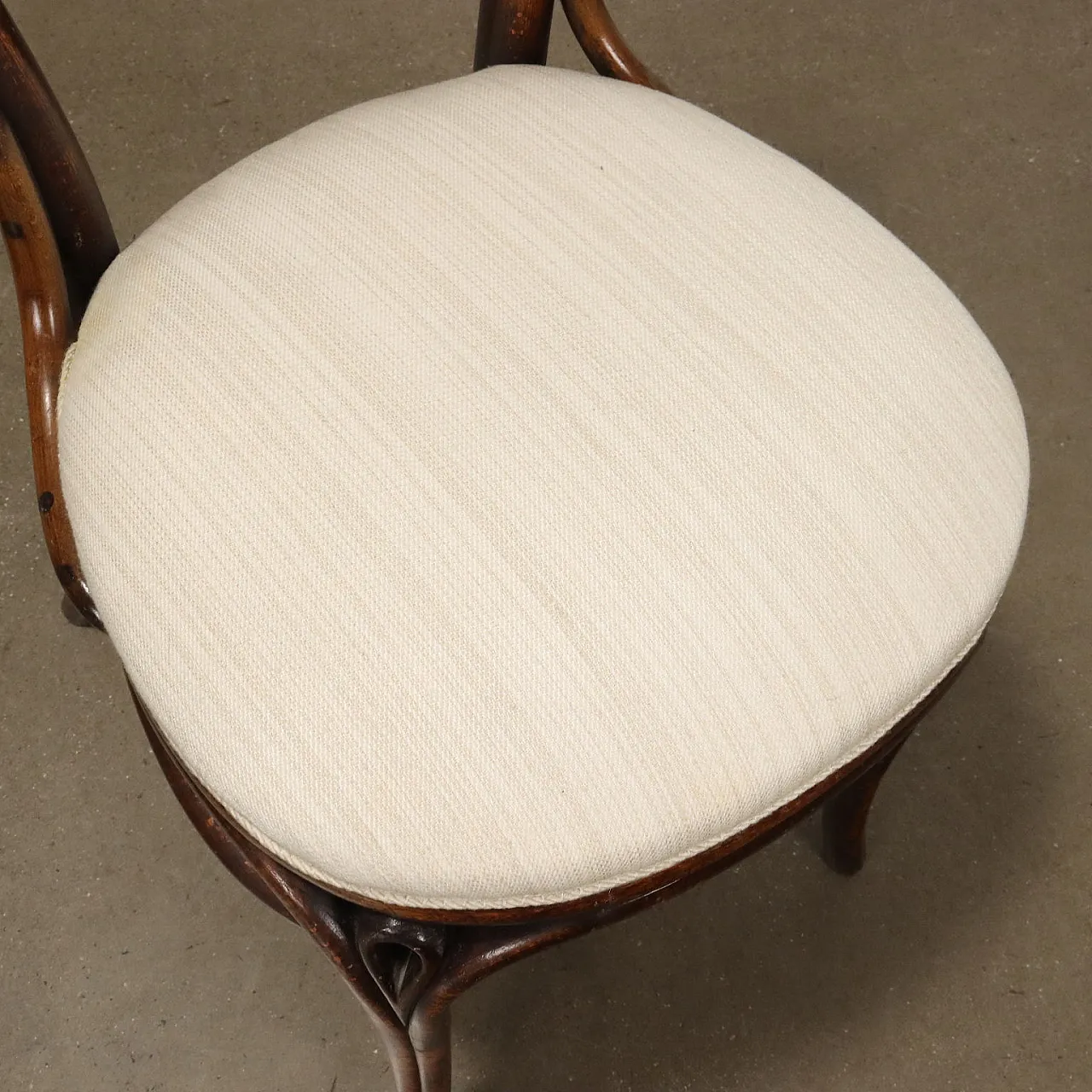 Pair of beech Thonet chairs, late 19th century 9