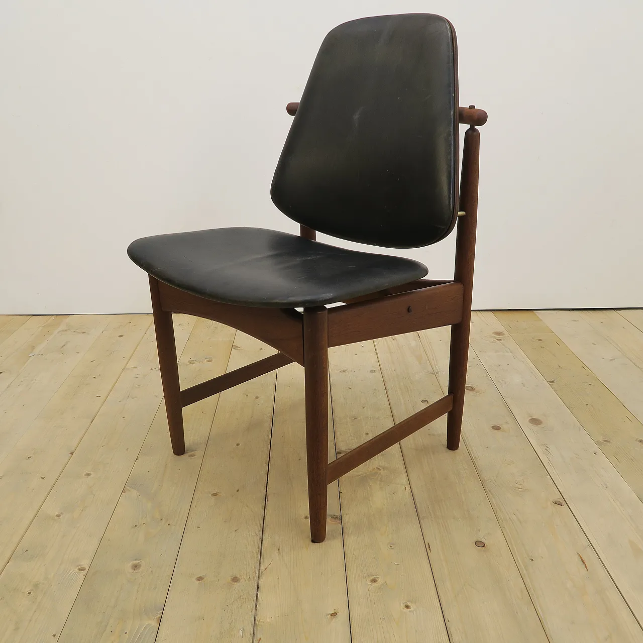 Teak chair by Arne Hovmand-Olsen, 1960s 2