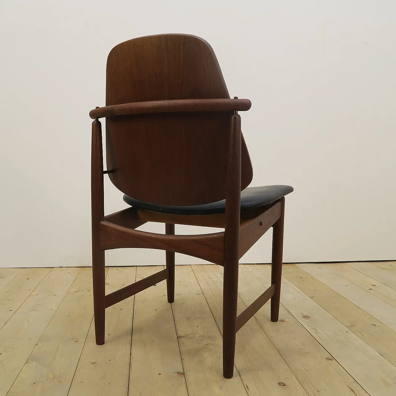 Teak chair by Arne Hovmand-Olsen, 1960s 8