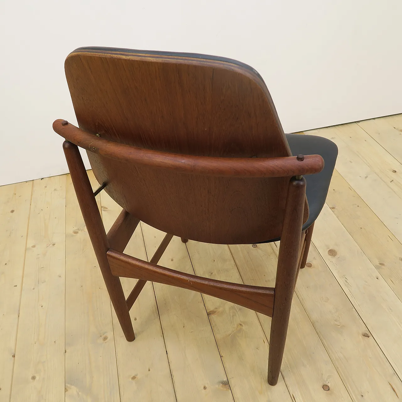 Teak chair by Arne Hovmand-Olsen, 1960s 10