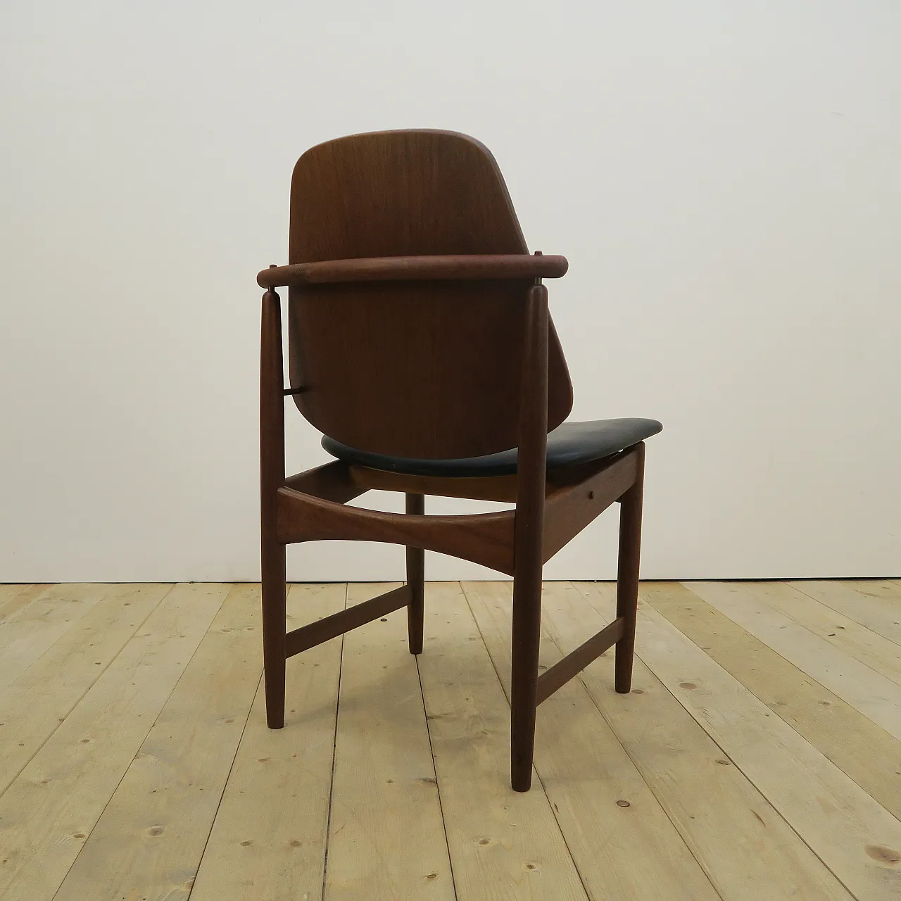 Teak chair by Arne Hovmand-Olsen, 1960s 12