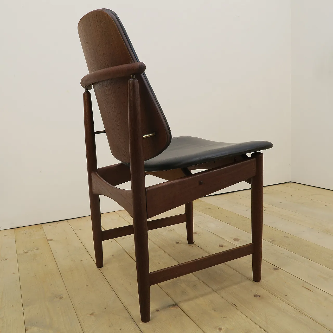 Teak chair by Arne Hovmand-Olsen, 1960s 14