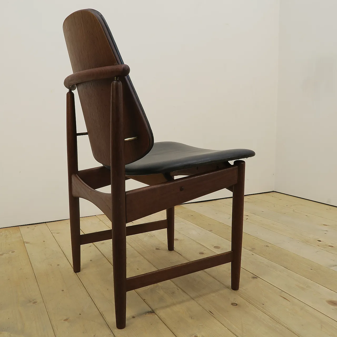 Teak chair by Arne Hovmand-Olsen, 1960s 15