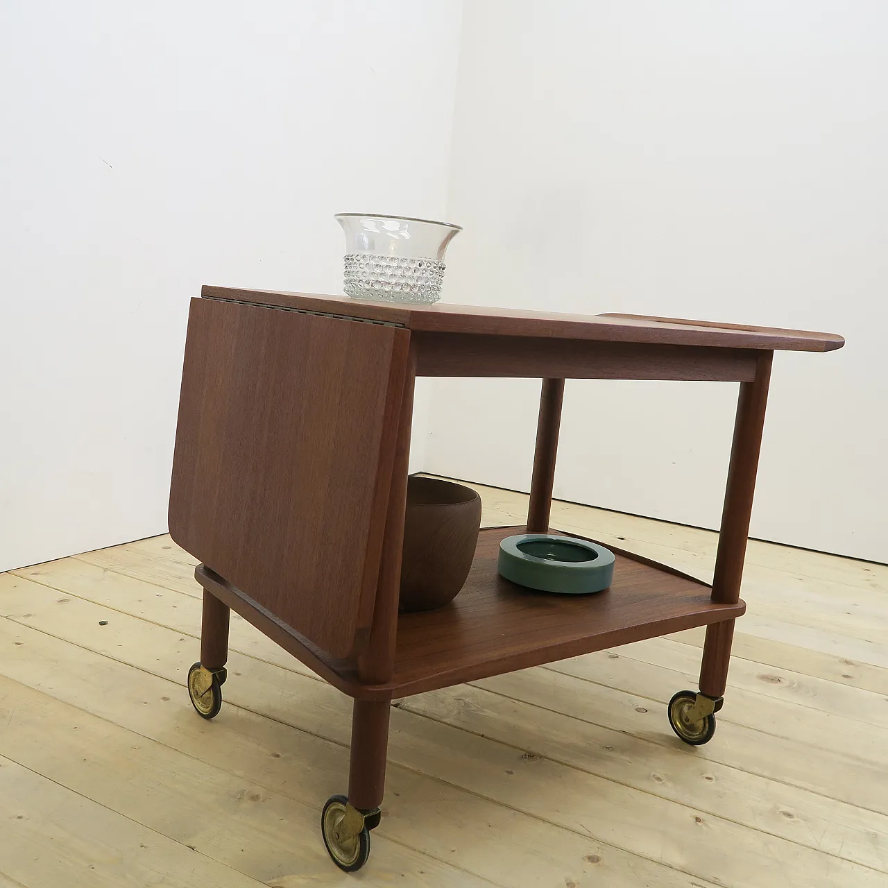 Extendable teak bar cart, 1960s 6