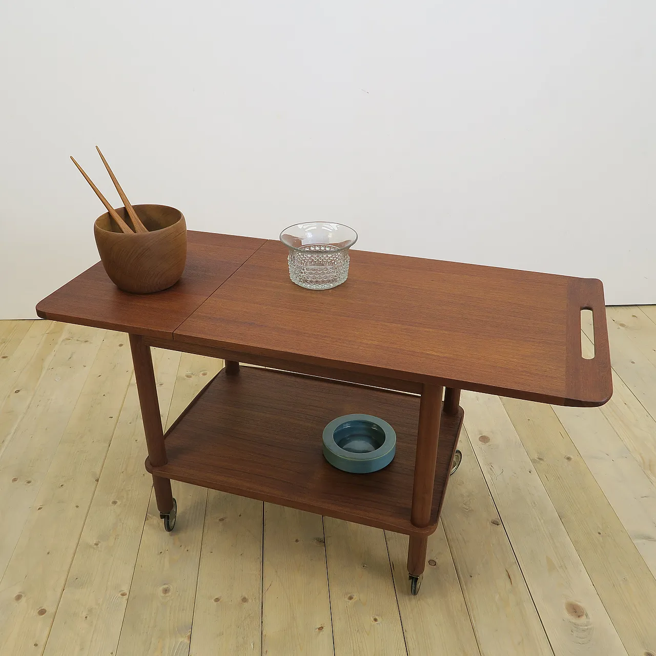 Extendable teak bar cart, 1960s 10