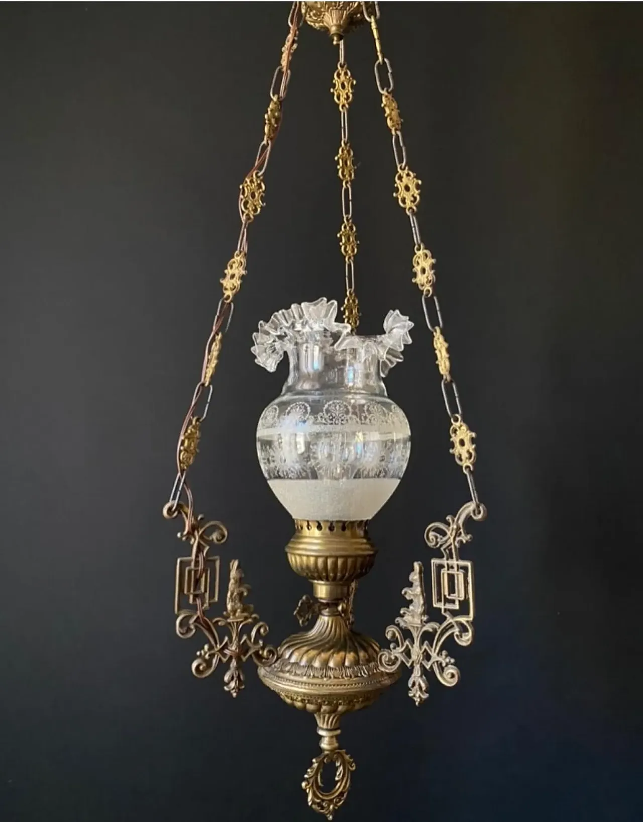 Pair of chandeliers are made of brass and bronze, 20th century 3
