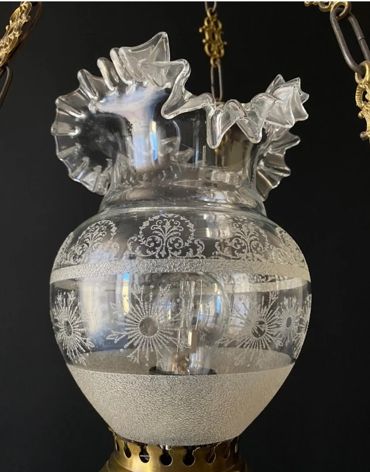 Pair of chandeliers are made of brass and bronze, 20th century 5