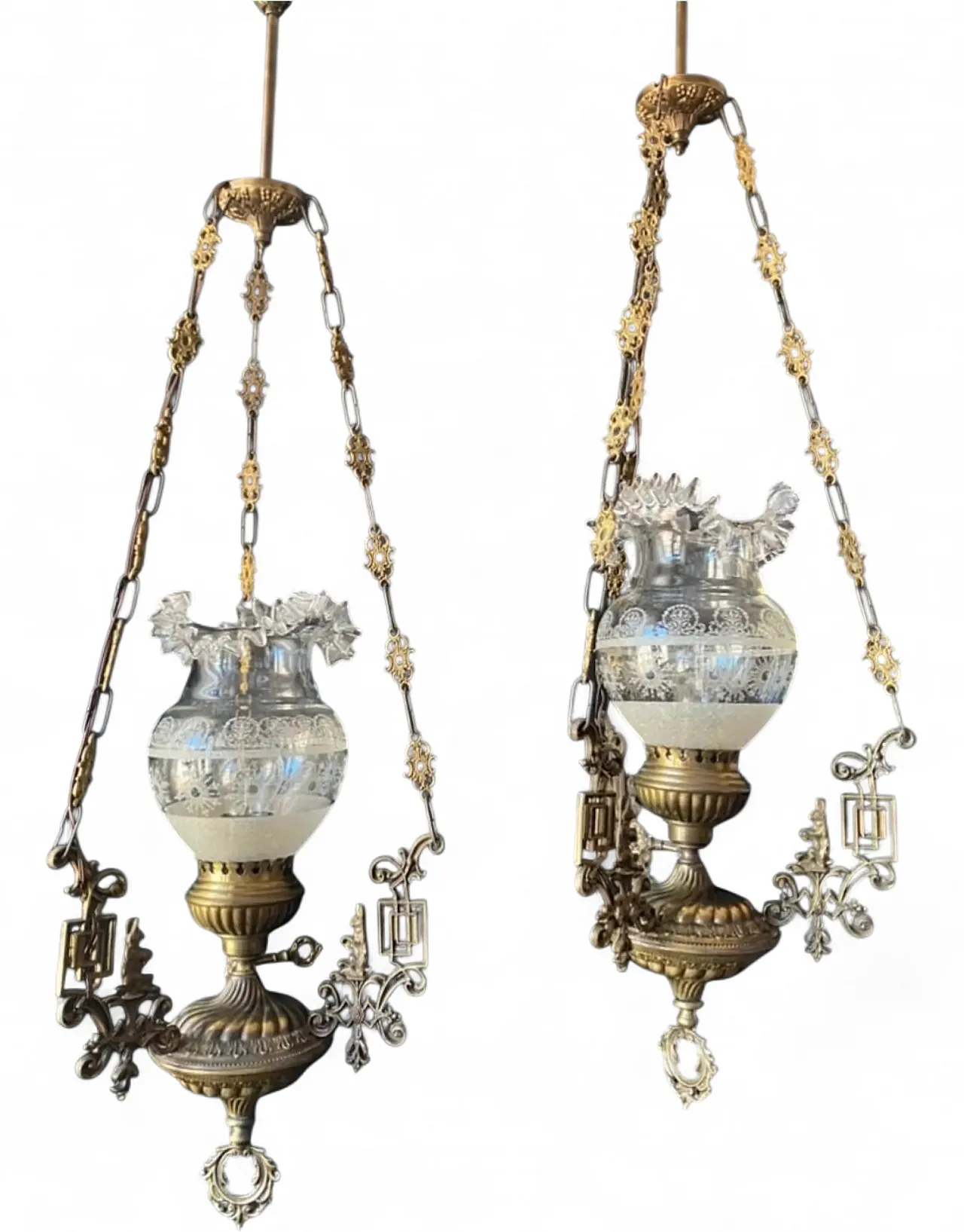 Pair of chandeliers are made of brass and bronze, 20th century 10