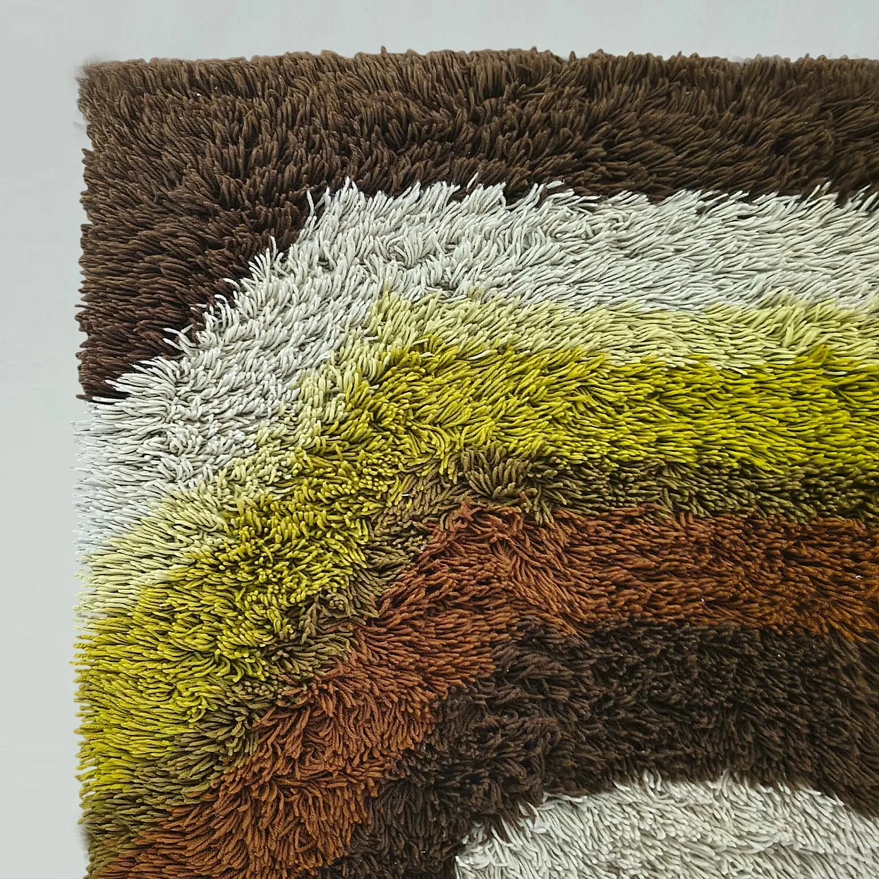 Space Age luxury rug by Desso, 1970s 9