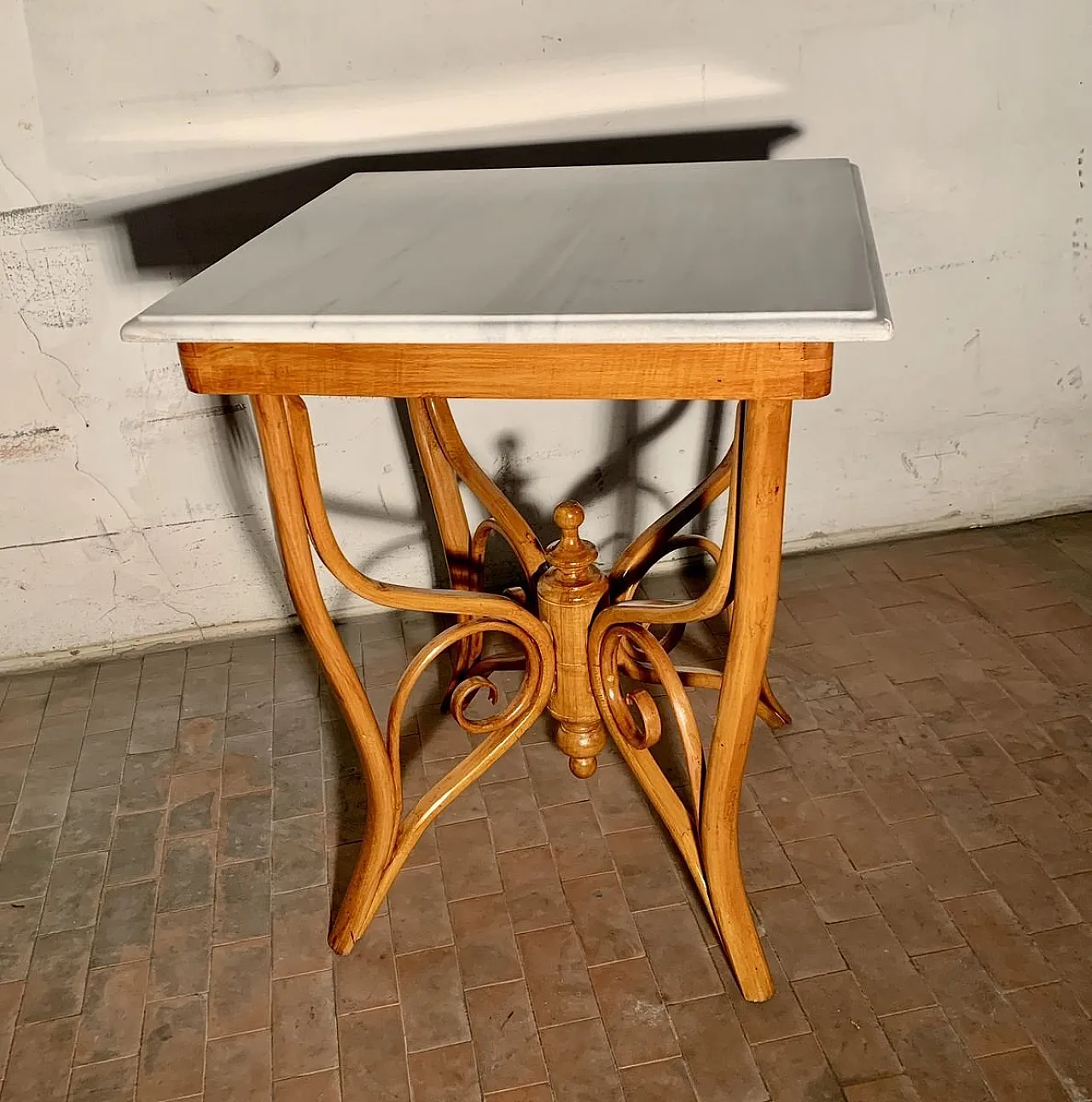 Bistro table by Jacob & Josef Kohn for Thonet, 1904 1