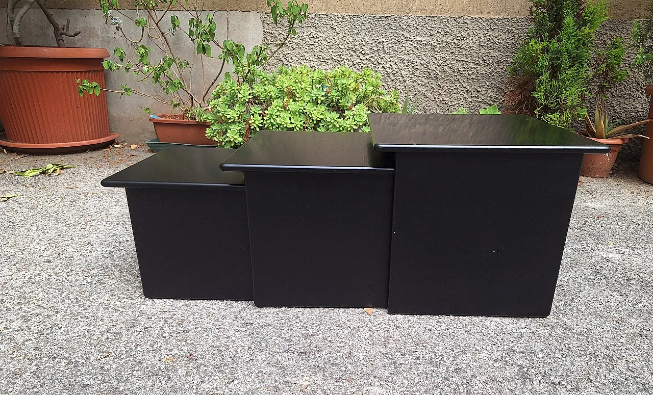 3 Nesting tables in black lacquered wood, 1980s 1