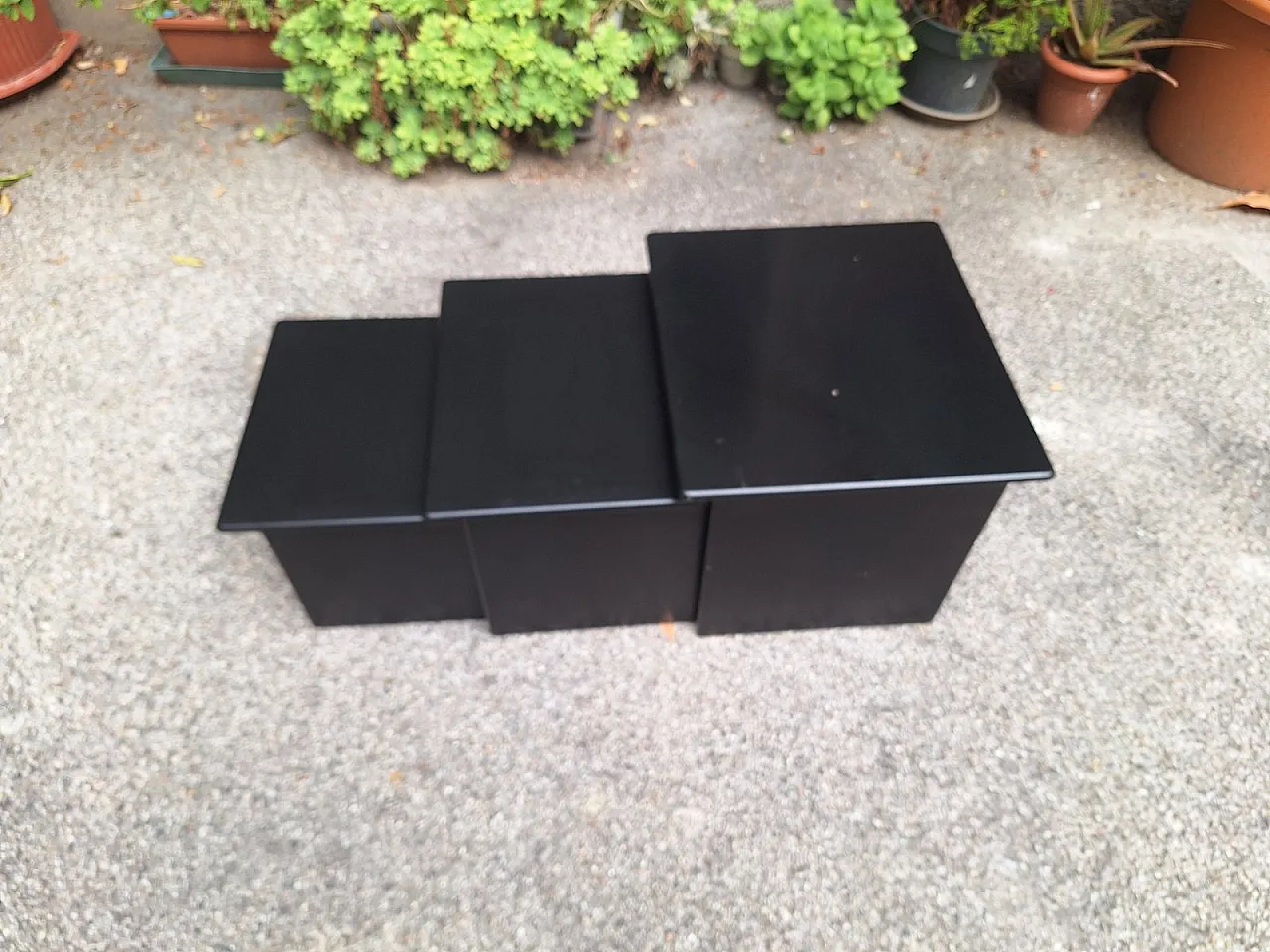 3 Nesting tables in black lacquered wood, 1980s 2