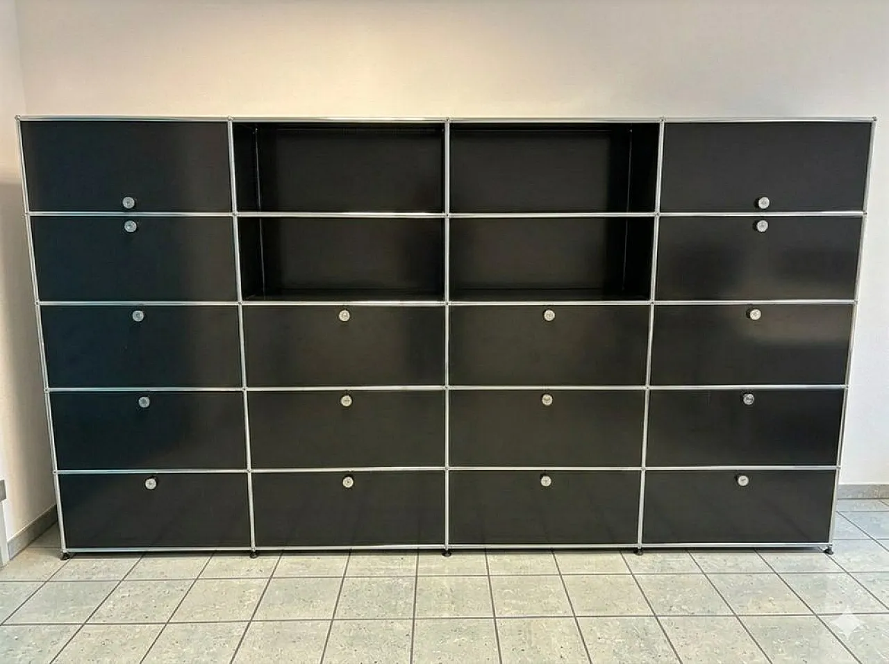 Libreria a 4 moduli in metallo cromato e ferro blu di USM Haller, anni '70 1