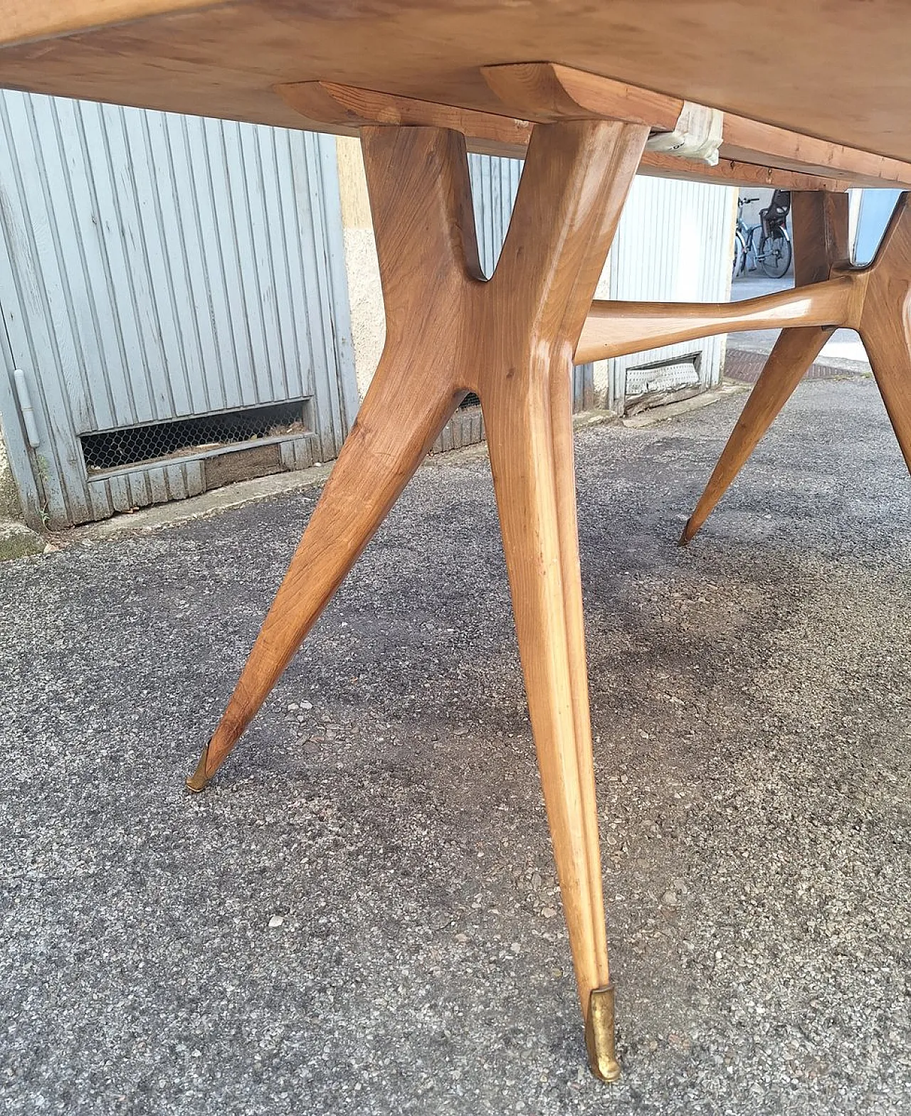 Tavolo da pranzo in legno, ottone e vetro, anni '50 3