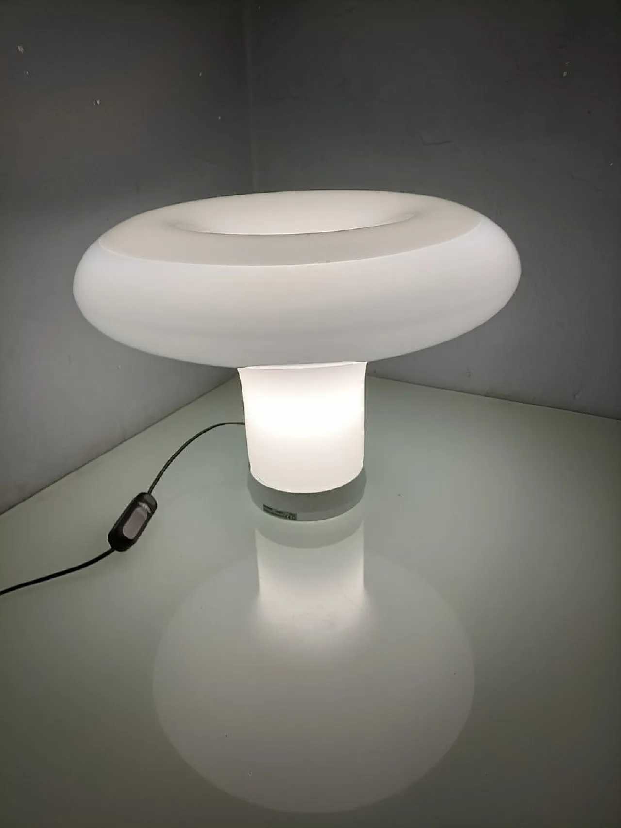Lesbo table lamp by A. Mangiarotti for Artemide, 1980s 25