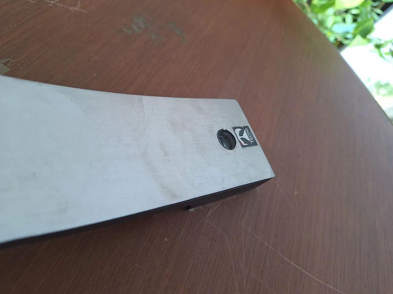 Tavolo T69 di Eugenio Gerli e Osvaldo Borsani per Tecno, anni '70 4