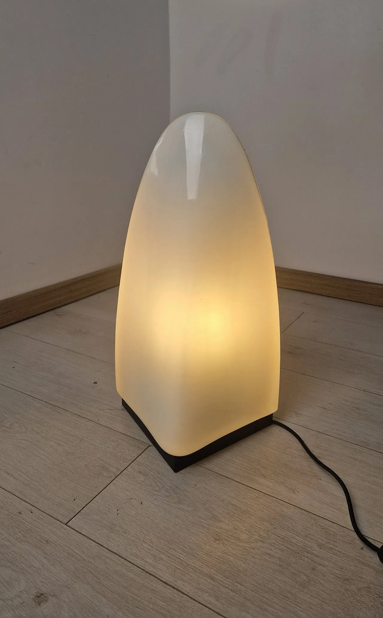 Table lamp in iron and milk glass from Mazzega Murano, 1960s 2