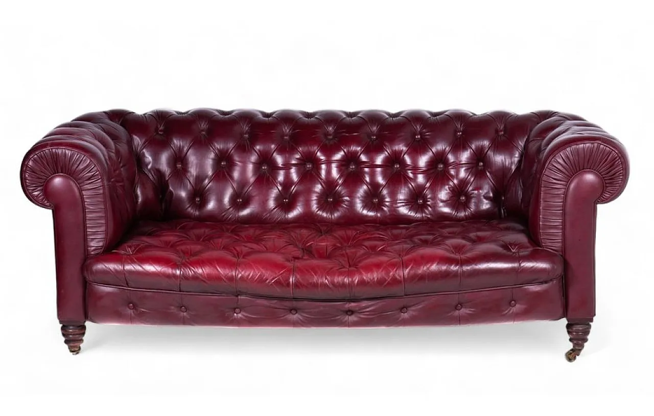 Divano Chesterfield vittoriano in pelle bordeaux, inizio '800 1
