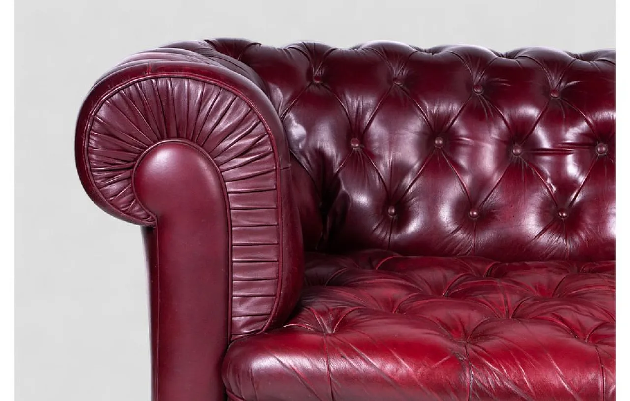 Divano Chesterfield vittoriano in pelle bordeaux, inizio '800 6