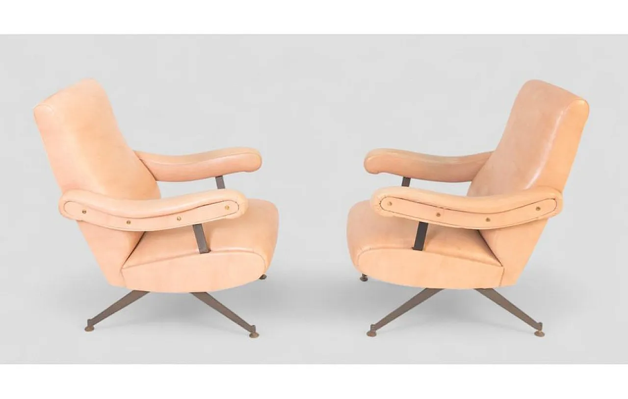 Pair of reclining armchairs in light leather with metal frame, 1960s 5