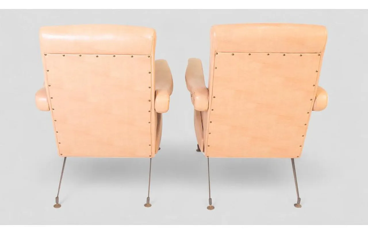 Pair of reclining armchairs in light leather with metal frame, 1960s 7