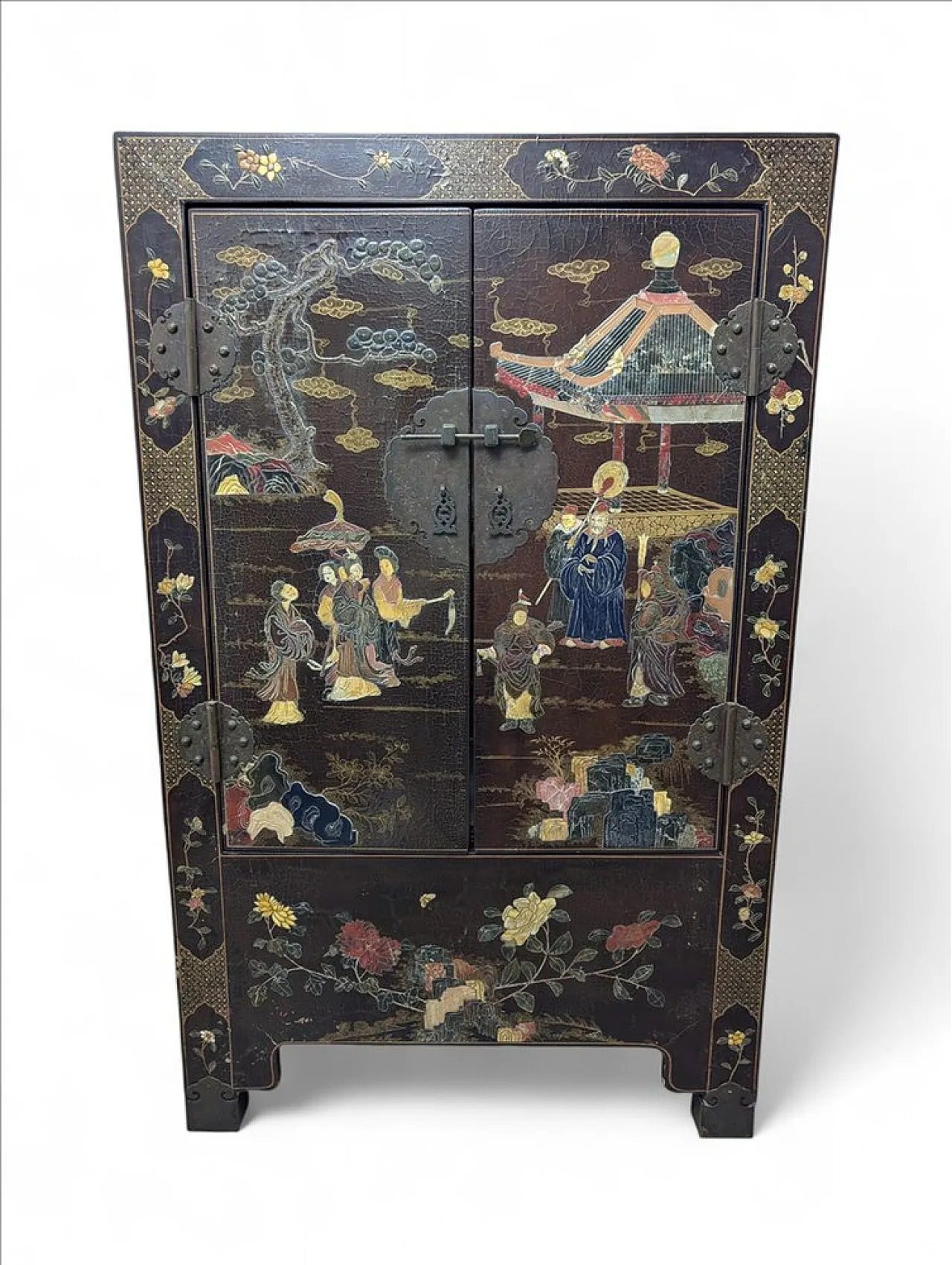 Handcrafted Chinese bar cabinet with lighting, mid-20th century 1