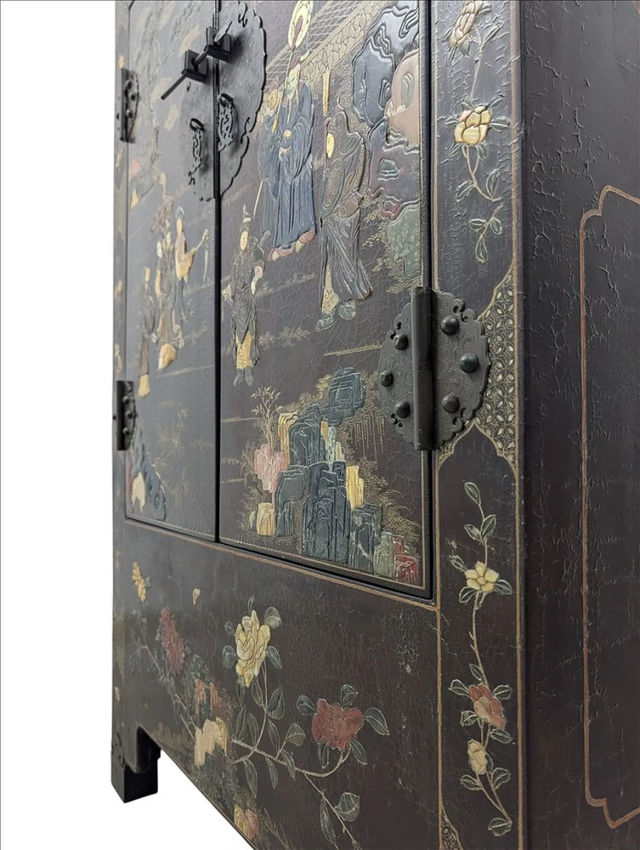 Handcrafted Chinese bar cabinet with lighting, mid-20th century 6