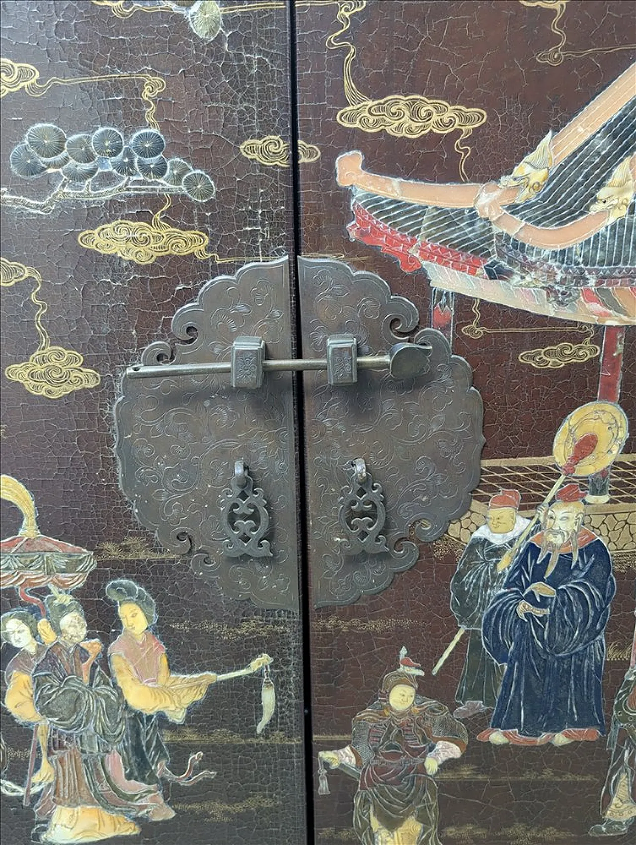 Handcrafted Chinese bar cabinet with lighting, mid-20th century 10