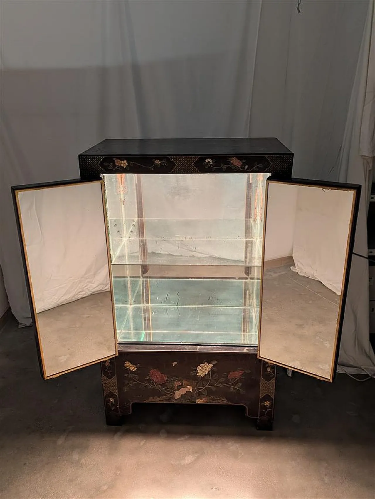 Handcrafted Chinese bar cabinet with lighting, mid-20th century 14