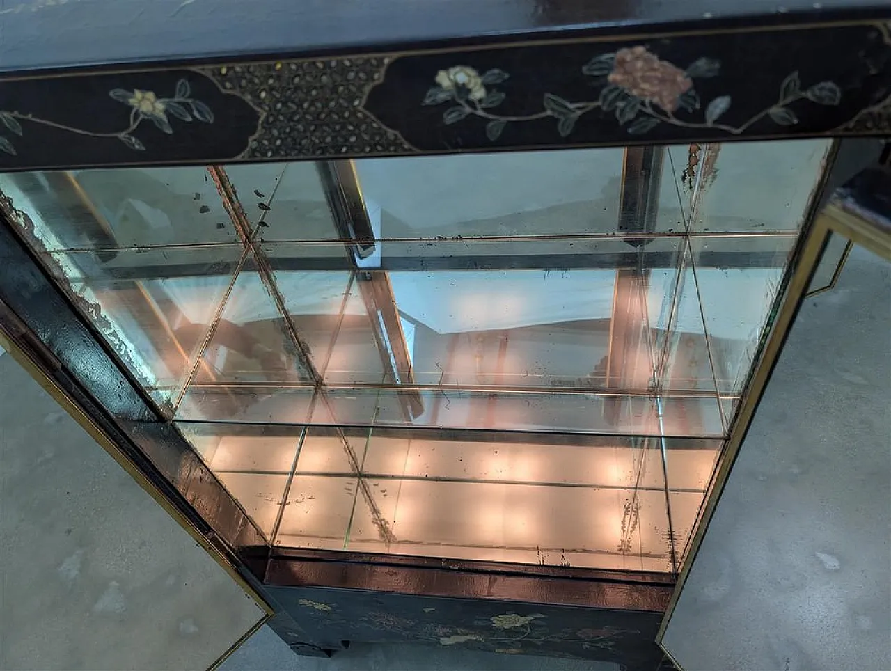 Handcrafted Chinese bar cabinet with lighting, mid-20th century 18