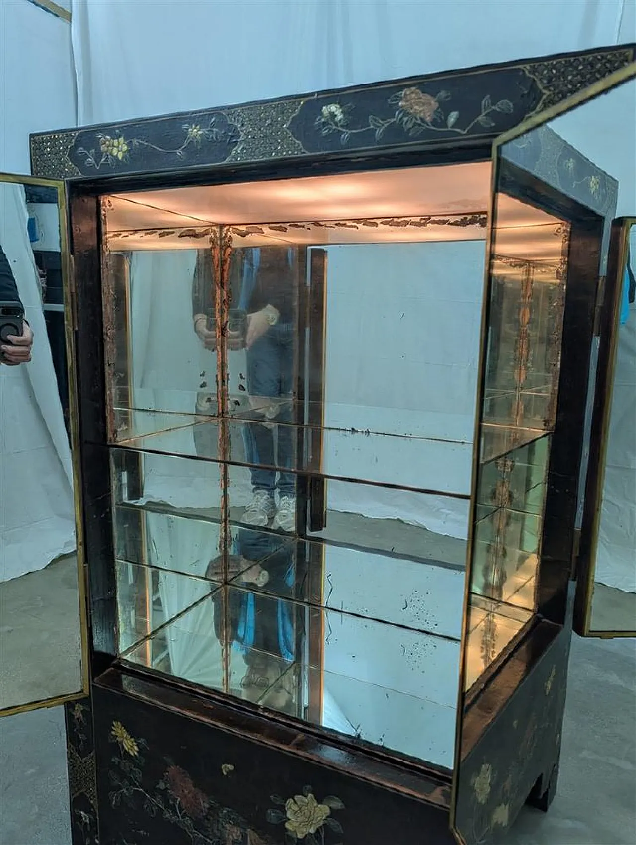 Handcrafted Chinese bar cabinet with lighting, mid-20th century 19