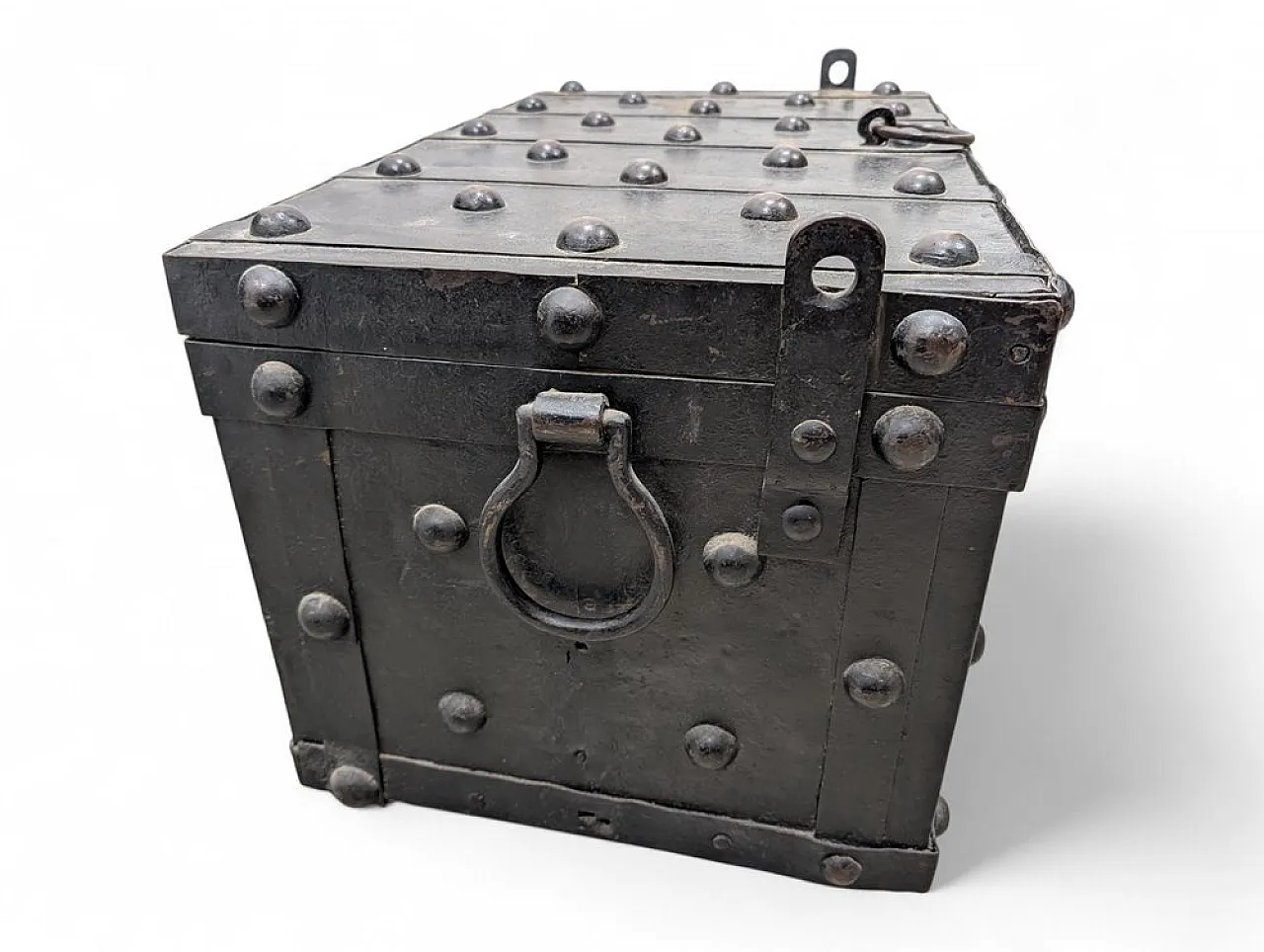 Iron armored chest, 19th century 5