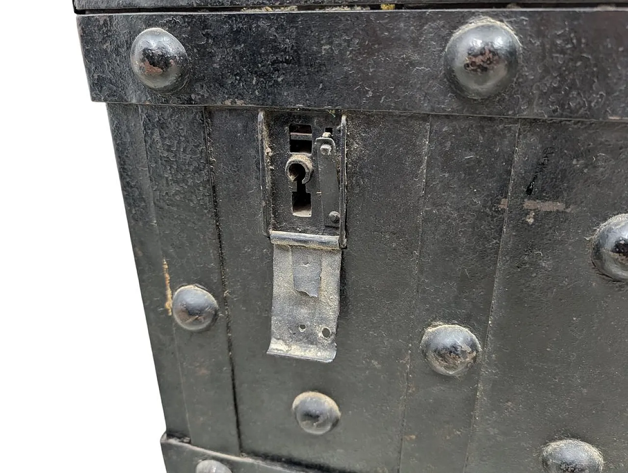 Iron armored chest, 19th century 6