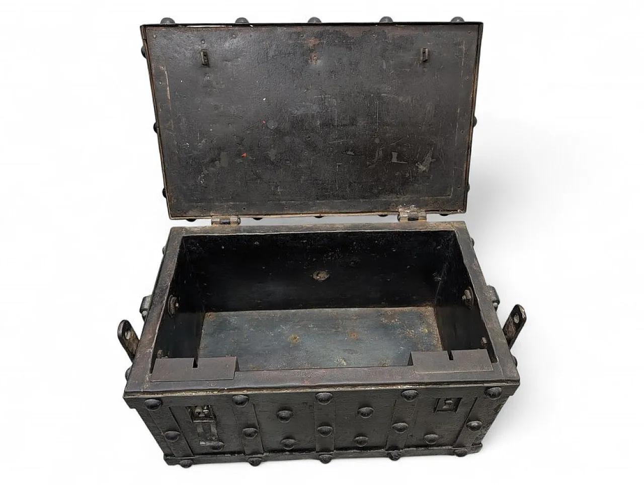 Iron armored chest, 19th century 7