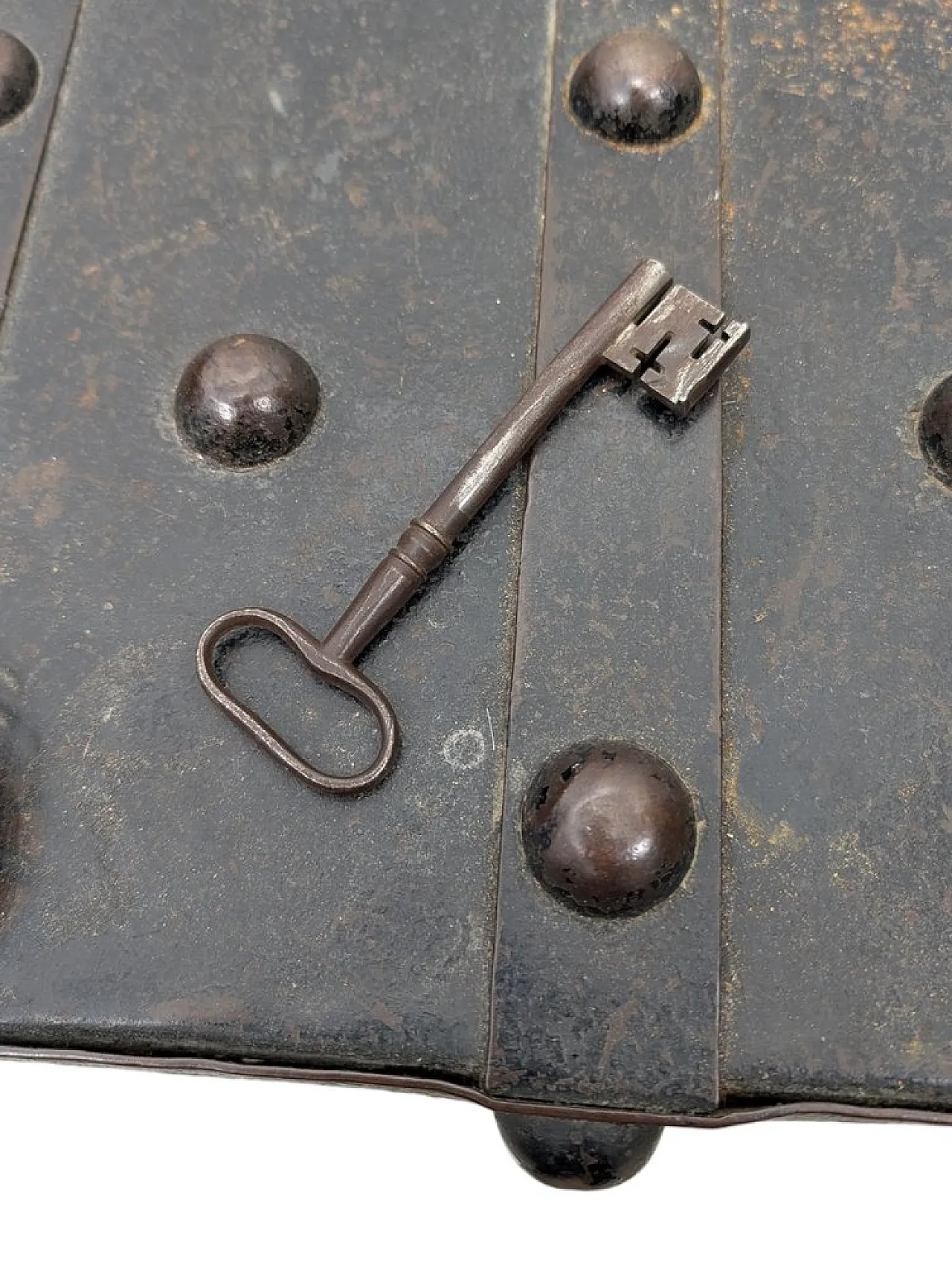 Iron armored chest, 19th century 15