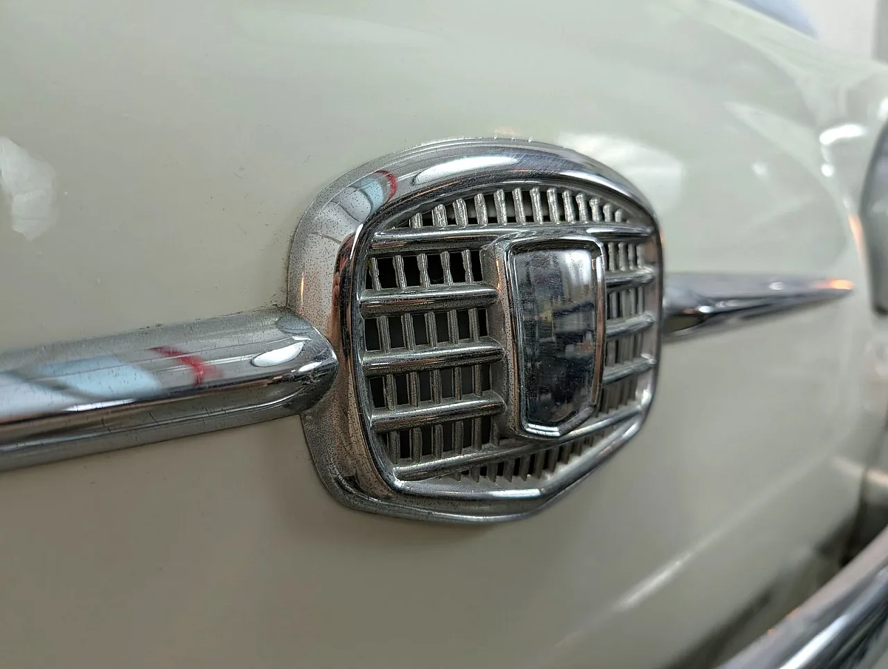 Fiat 500 front end wall light, 1950s 7