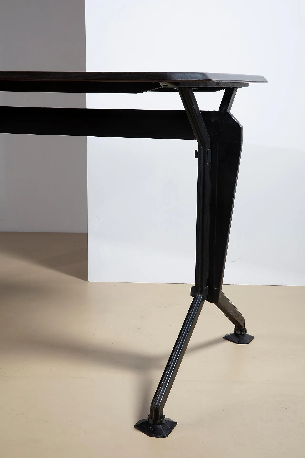 BBPR Arco desk for Olivetti, 1970s 5