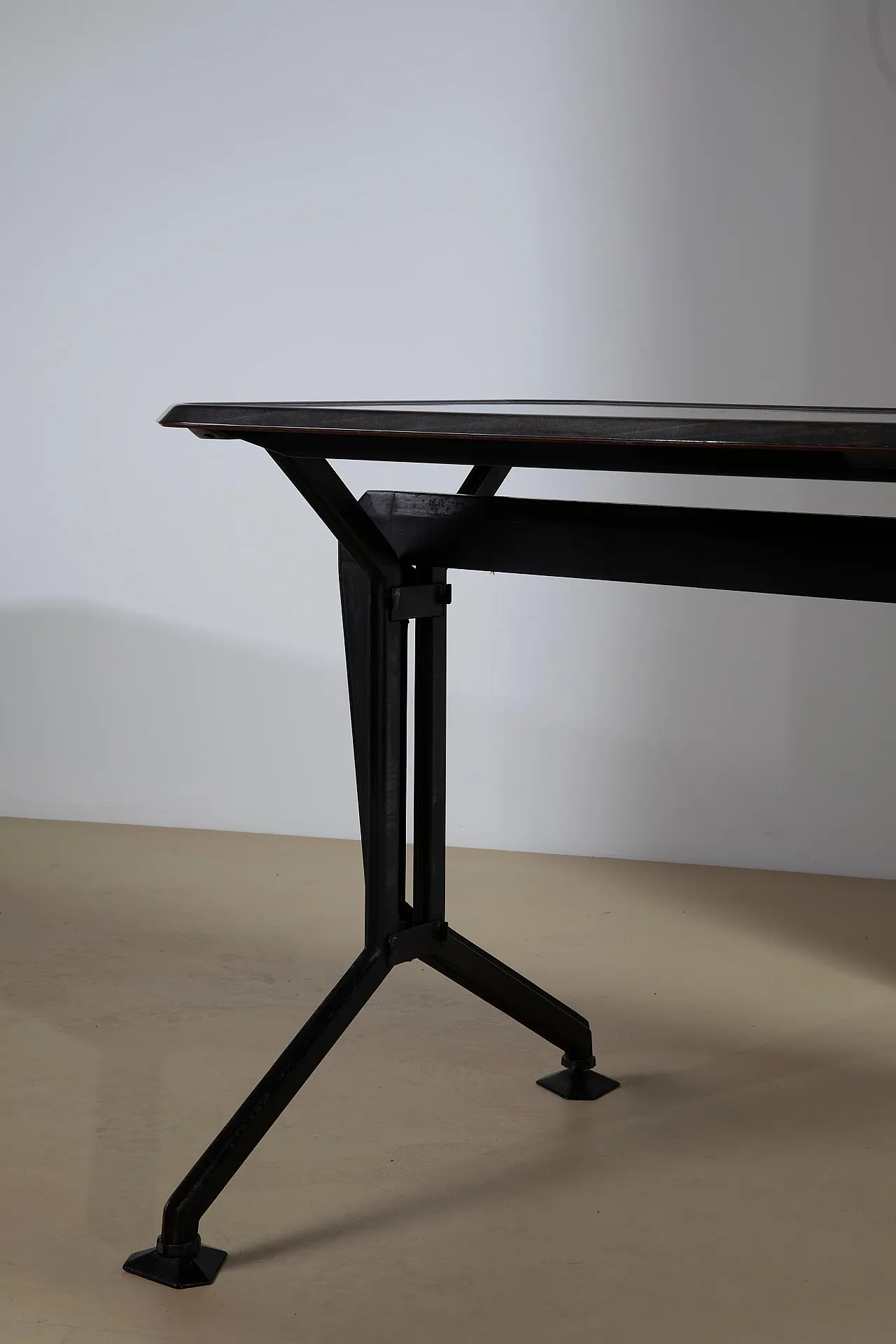 BBPR Arco desk for Olivetti, 1970s 6