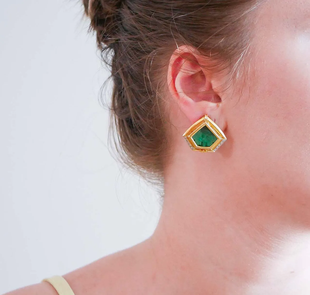 Stones, diamonds, 18 karat yellow gold earrings, 1950s 4