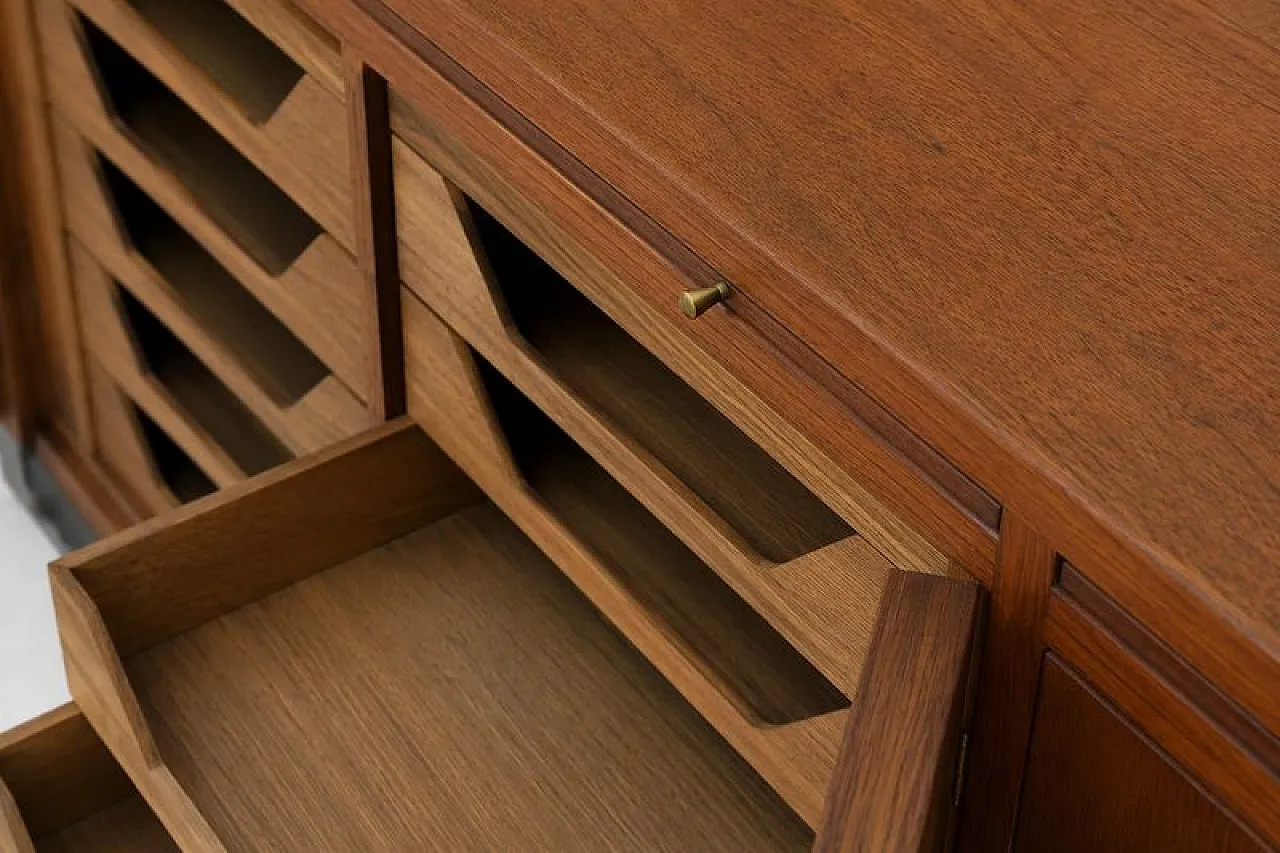 Mid-Century Modern Danish sideboard from Frits Henningsen, 1950s 5