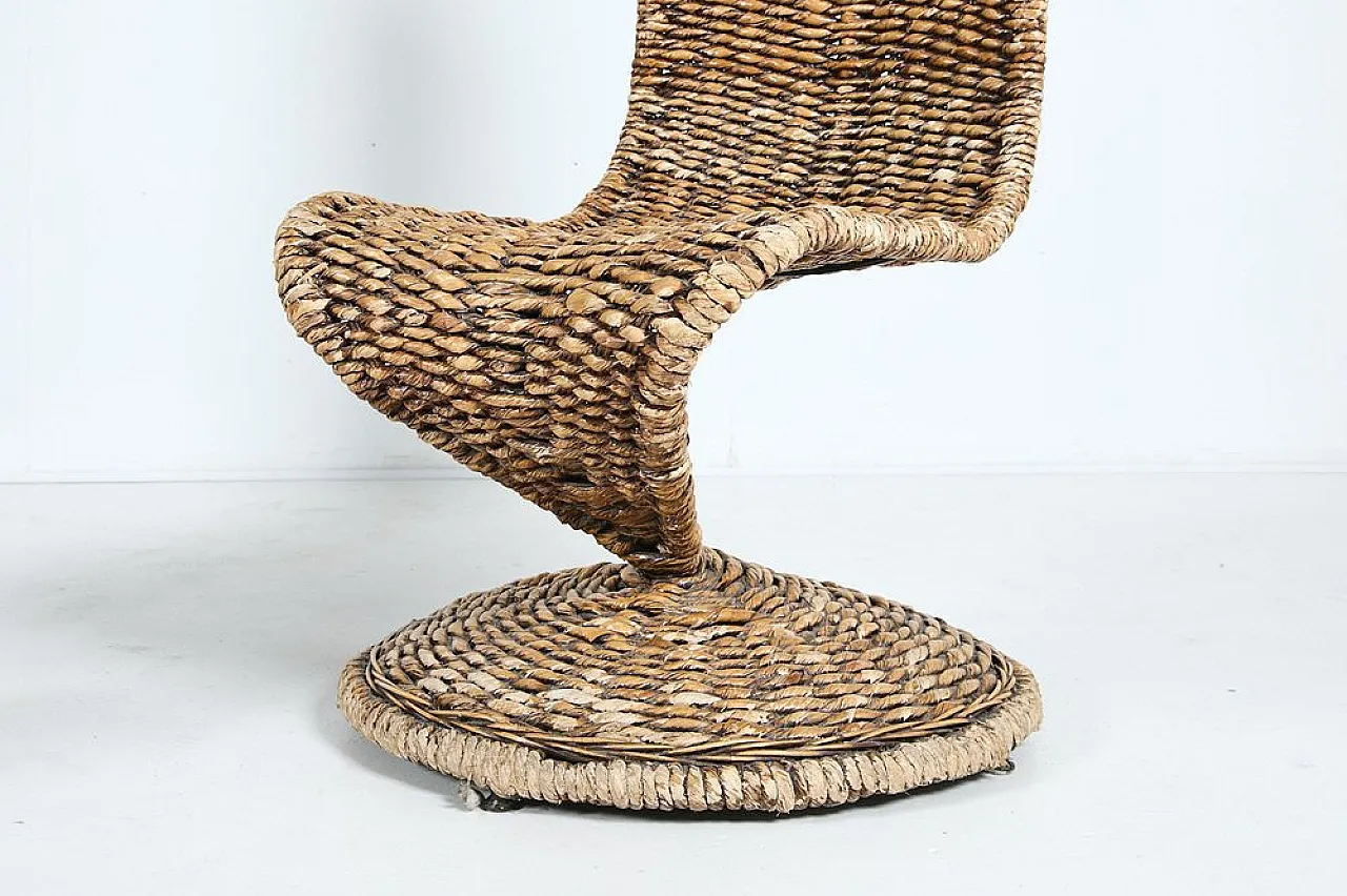 Pair of sculptural high back chairs, 1980s 5