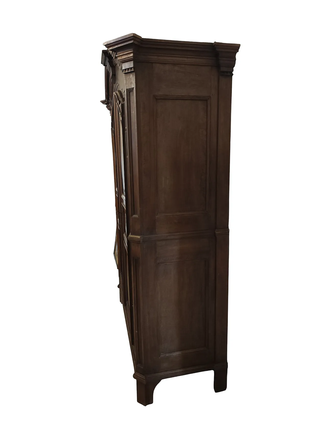Wooden wardrobe, 18th century 3