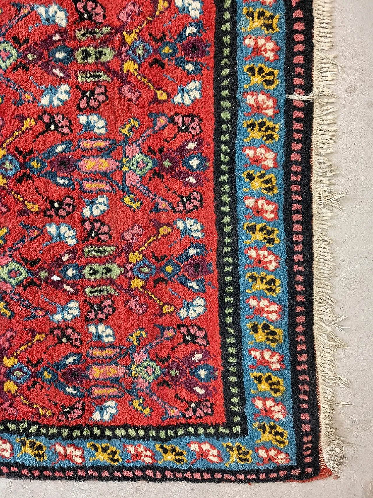 Middle Eastern hand-knotted wool rug with red floral, 1950s 4