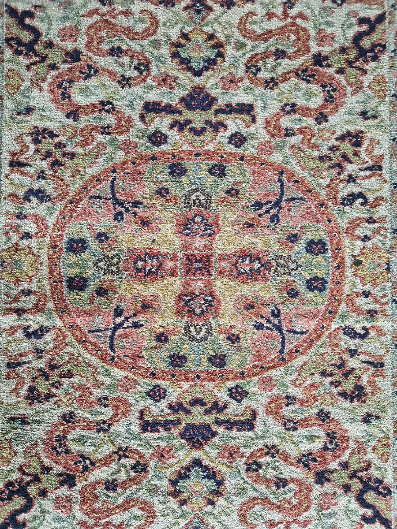 Hand-knotted runner rug with floral medallion design, 1950s 3