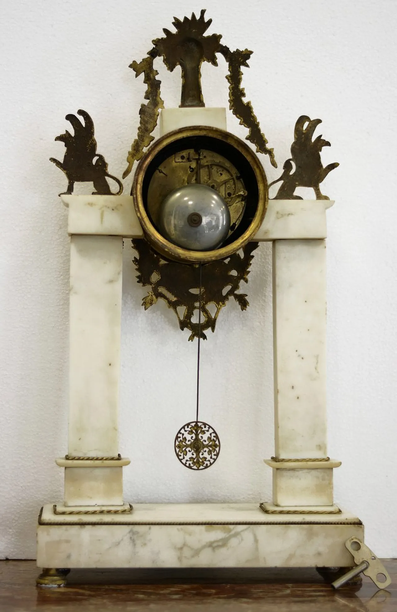 Louis XVI Style marble and gilt bronze mantel clock, 19th century 2